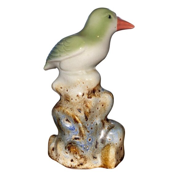 Vintage Tropical Bird On Rocks Driftwood Porcelain Figurine Made In Brazil 203-B - Picture 3 of 4